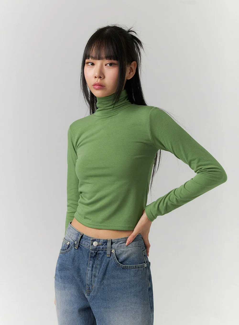 Back Slit Turtle Neck Crop Tee CD308