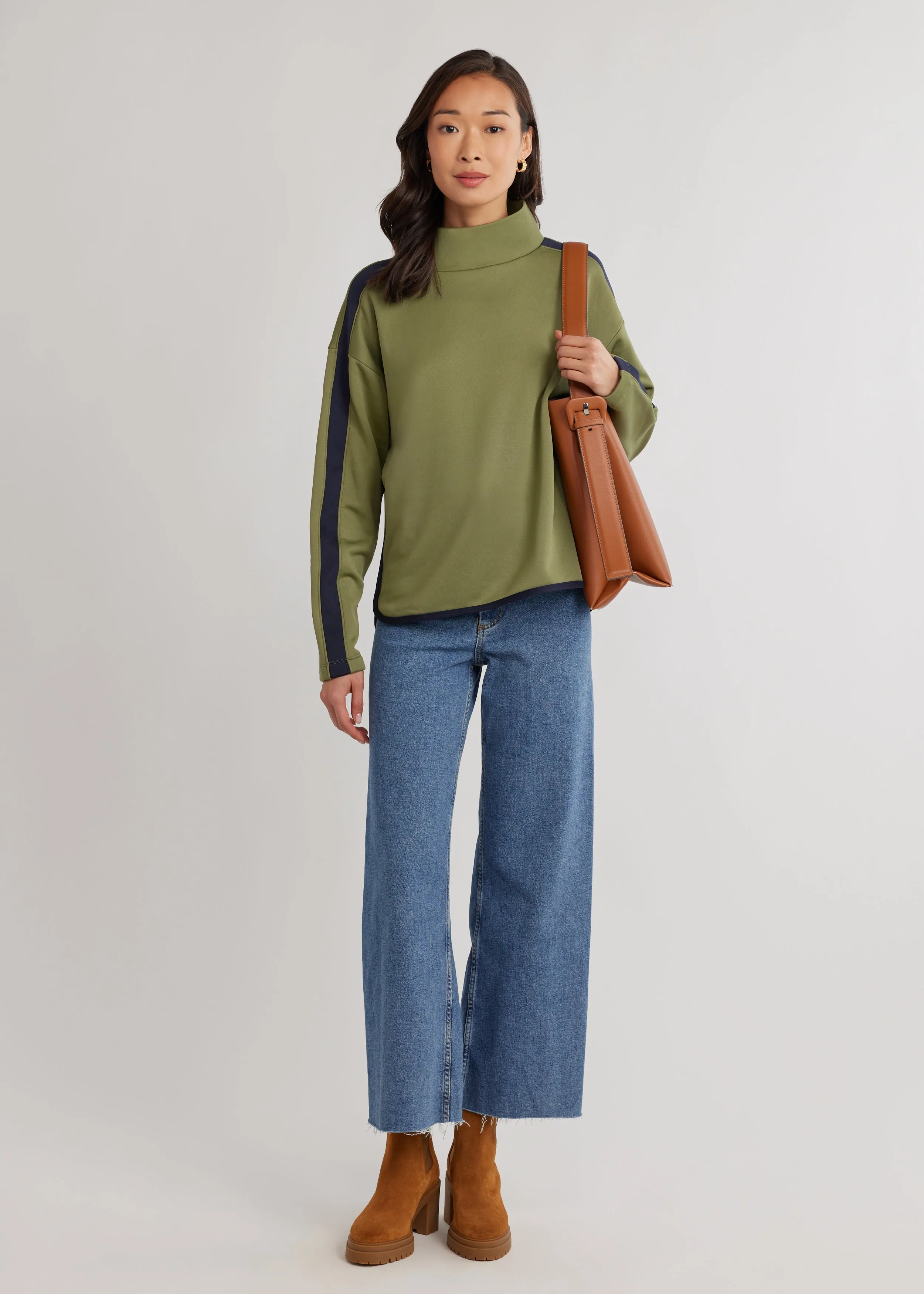 North Fork Mock Neck in Power Stretch (Army Green/Navy)