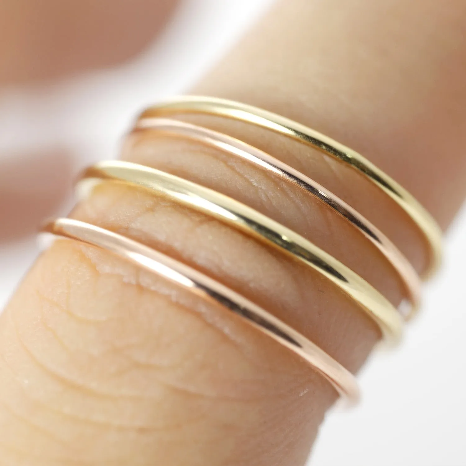 Plain petite wire Ring - 14K/ 18K Gold