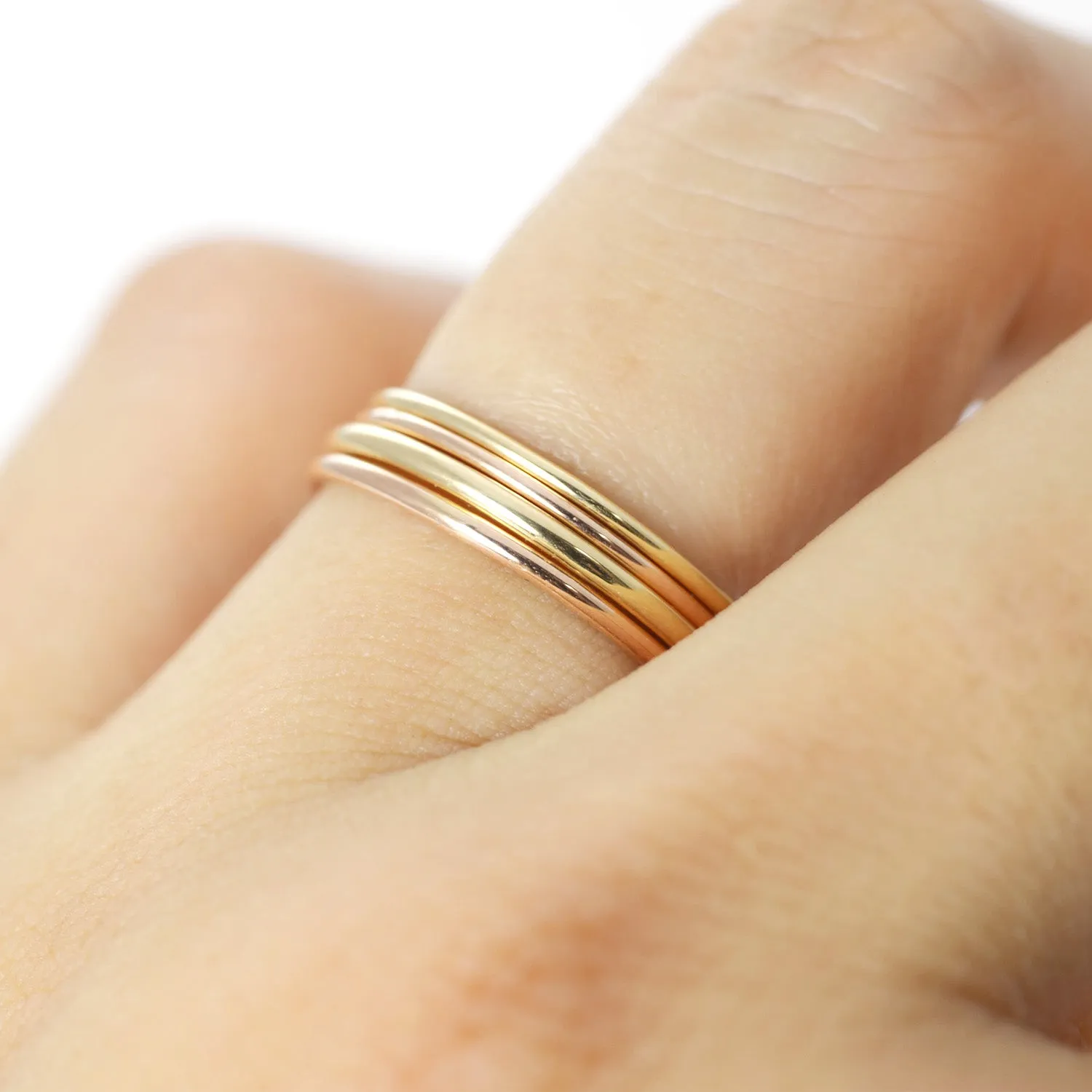 Plain petite wire Ring - 14K/ 18K Gold